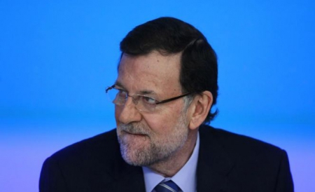 Cu toate acestea, pe prima paginã a ziarelor spaniole au apãrut documente în care numele lui Mariano Rajoy este trecut sub diferite prescurtãri sau combinaţii. 
