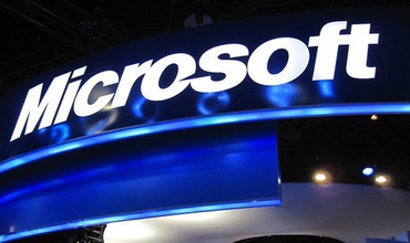 Compania americană Microsoft a fost amendată de autorităţile de reglementare ale UE cu 561 milioane de euro.