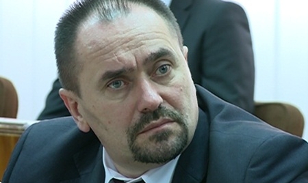 Înainte de a supune votului proiectul privind demisia lui Zubco, deputații au făcut declarații prin care și-au motivat decizia. 