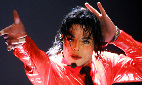 Cântăreţul Michael Jackson avea implantat sub piele un dispozitiv antidrog.