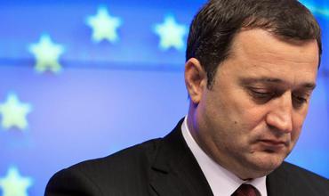 Vlad Filat a declarat că va prezenta ce se întîmplă de fapt la Banca de Economii şi în întreg sistemul bancar. Foto: newstv.md