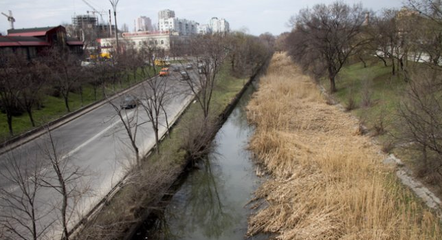 Восемь лет половина населения Молдовы использовала воду, которая не соответствует санитарным нормам.