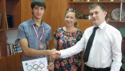 Totodată sportivul a devenit și cel mai tînăr membru al lotului național, care va fi delegat la Londra.