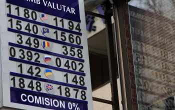 Rubla rusească valorează 0,3911 lei, leul românesc 3,4375 lei, iar hrivna ucraineană 1,4756 lei.