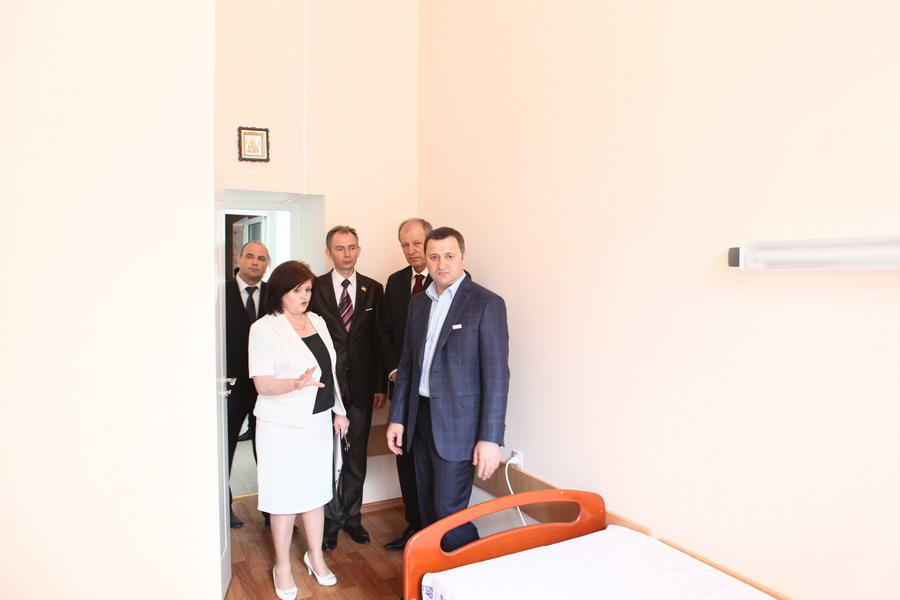 На открытии центрального корпуса Унгенской районной больницы присутствовал Филат. Фото: gov.md