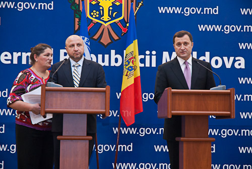 In primul trimestru al anului 2012, ritmurile de creştere a comerţului intern şi extern, au scăzut simţitor.