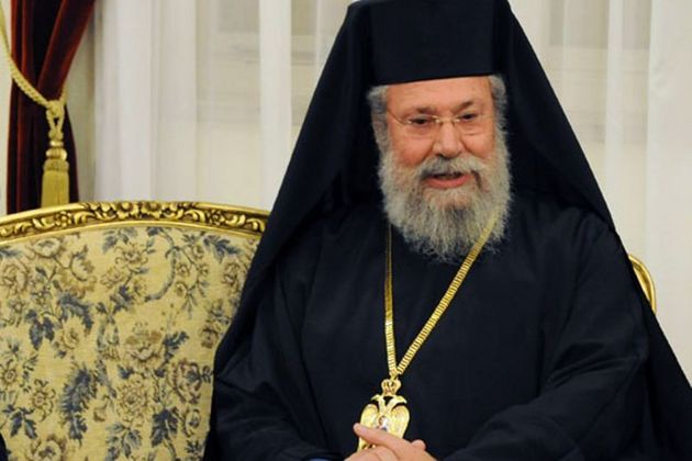 Arhiepiscopul Chrysostomos al II-lea, a anunţat miercuri că pune la dispoziţia statului toate bunurile busericii pentru a ajuta la ieşirea din criza financiară.