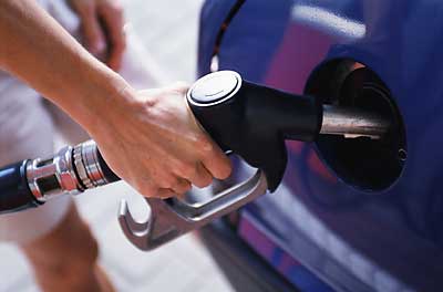 Moldovenii schimbă benzina pe carburanți mai ieftini.