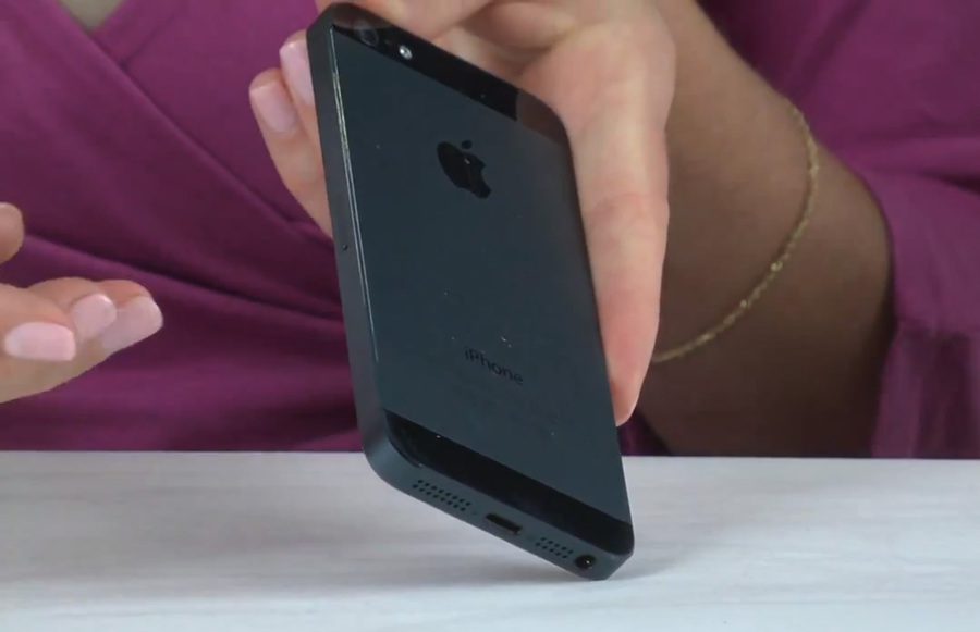 O versiune mai ieftină a iPhone-ului este aşteptată la finalul trimestrului trei al anului curent.