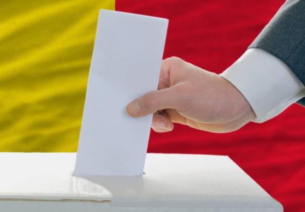 Este de mentionat ca joi cu 3 zile pina la referendum consilierul preşedintelui româniei a cheamat cetăţenii români din Moldova să nu participe la referendum
