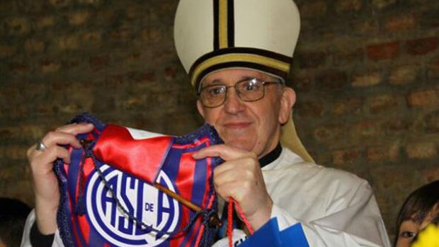 Francisco I este un suporter fidel al clubului San Lorenzo de Almagro şi chiar a oficiat o slujbă atunci când clubul şi-a sărbătorit centenarul.