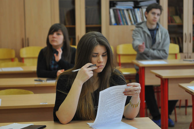 Детей, учителей и родителей уже трясет — в следующий вторник в стране начинаются экзамены на степень бакалавра.
