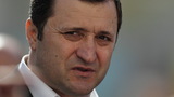 Totodată, şeful Executivului a menţionat că îşi va continua atribuţiile funcţionale, iar în cazul în care va considera că trebuie să demită un ministru