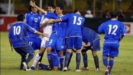 Atacanți - Rafael Burgos (Petapa, Honduras) Maikon Orellana (Real Salt Lake) Nelson Bonilla (Alianza)