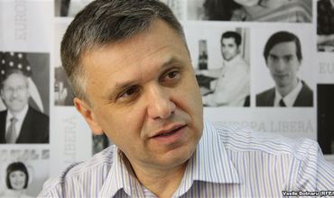 Care monitorizare este mai eficientă: cea formalizată sau monitorizarea pe care o face, cu ochi suficient de antrenaţi, Uniunea Europeană? 