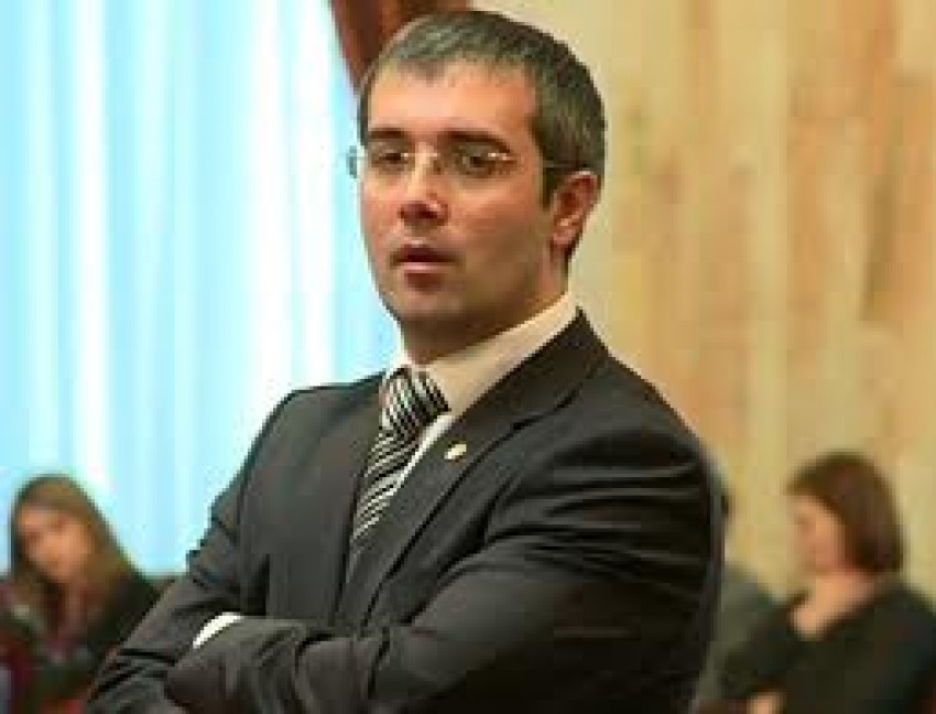 Preşedintele Parlamentului, Marian Lupu a declarat anterior că AIE va desemna un nou director la SIS până la sfârșitul lunii mai. 