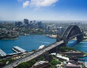 Italianul recunoaste insa ca in Australia costul de trai este mult mai ridicat si ca reuseste cu greu sa puna bani deoparte. „Chiriile sunt scumpe", admite el.