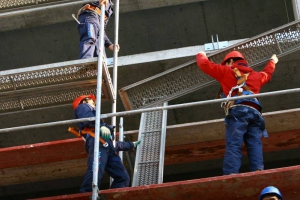 Potrivit Inspecţiei Muncii, legitimarea angajaţilor este necesară pentru a putea stabili persoana care se află pe teritoriul unei întreprinderi