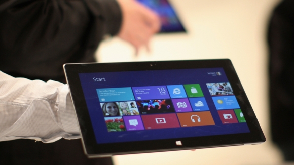 Microsoft за последний отчетный квартал сумела реализовать не более 1 млн планшетов Surface.