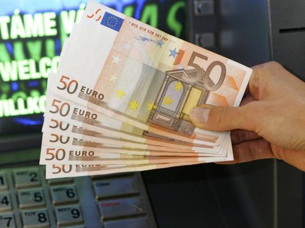 Euro va înregistra cea mai înaltă cotaţie în raport cu leul, din ultimii doi ani. 