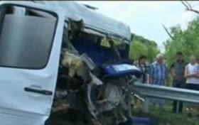 Tânărul decedat a fost printre cei 19 pasageri ai microbuzului. Foto: 24h.md