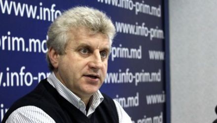 Bogdan Țîrdea a menționat că, de fapt, şeful statului este prea slab în faţa AIE pentru a lua decizii concrete.