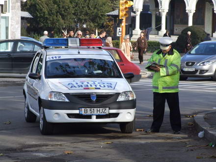 În urma discuţiilor purtate cu şoferul, poliţiştii au constatat că, de fapt, acesta uitase unde îşi parcase maşina.