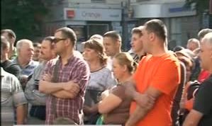 Edilul Dorin Chirtoacă a promis să discute cu participanţii la protest. Acesta i-a invitat pe toţi să intre în sala de şedinţe a Primăriei.