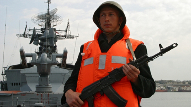 Rusia va trimite patru nave de război suplimentare în Marea Mediterană, în timp ce criza se adânceşte în Siria.