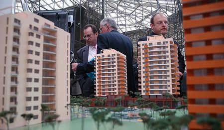 Pe parcursul unui an, preţul unui metru pătrat de spaţiu locativ în Capitală s-a micşorat cu 21 de euro.