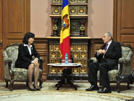 În finalul discuţiei, Ho Dac Minh Nguyet a adresat Preşedintelui Timofti o invitaţie din partea conducerii Vietnamului
