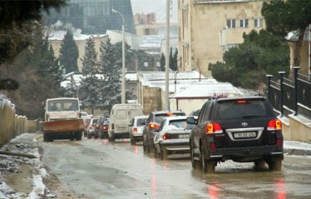 Движение на дорогах севера Молдовы было затруднено сегодня утром из-за гололеда.