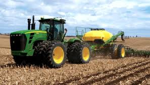 Tractoarele înzestrate cu dispozitive de ghidare autonomă cu utilizarea sistemului GPS au fost prezentate în cadrul unui seminar. Foto: gizmowatch.com