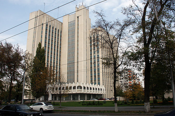 Долг нашей страны перед Россией сократился. Фото: Сергей СЕДЛЕЦКИЙ