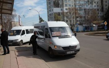 Pe parcursul săptămânii trecute, agenții poliției rutiere municipale au amendat peste 240 de șoferi de microbuze nedisciplinați