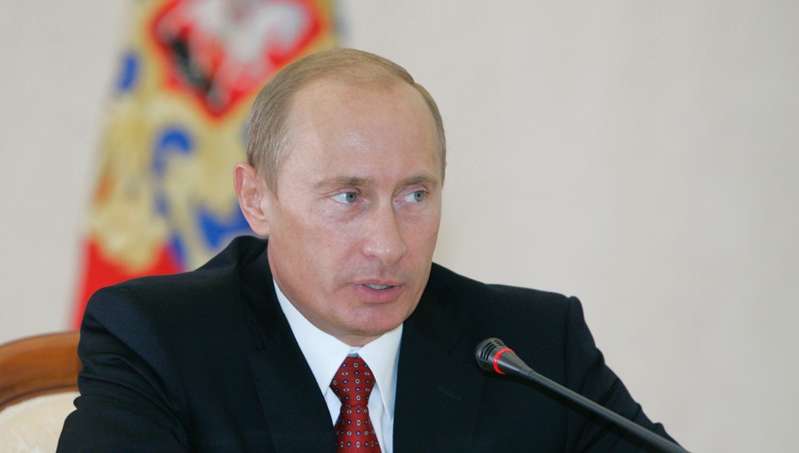 Preşedintele rus Vladimir Putin a cerut bugetarilor de rang înalt şi demnitarilor să renunţe în termen de trei luni la orice conturi sau active deţinute în străinătate.