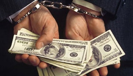 лава трех таможенных постов вымогал взятку в размере 150 долларов за незаконную перевозку через границу древесины. Фото: grenada.md