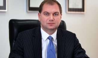 Fostul preşedinte al Băncii de Economii este bănuit de escrocherie în proporţii deosebit de mari. 