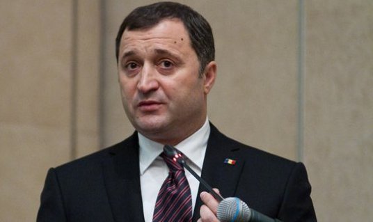 Филат отмечает, что необходимо найти решение, чтобы обеспечить гражданам стабильную власть.