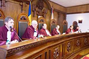 Curtea Constituţională (CC) a fost invadată în ultima săptămână de sesizări venite din partea deputaţilor.