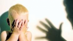 Din an în an, numărul copiilor agresaţi de propriii părinţi creşte continuu.