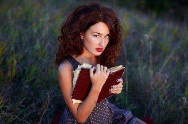 В наши дни скромность больше похожа на чувство неловкости и нерешительности, которые не вызывают доверия и уважения к человеку. 