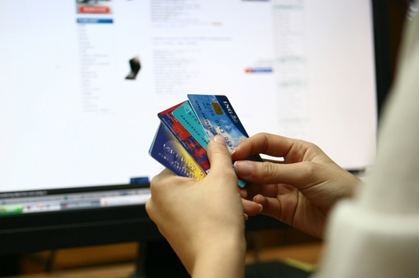 Câțiva cetățeni ai Republicii Moldova, care au încercat să fure din bancomate aproximativ 30 de milioane de ruble rusești.