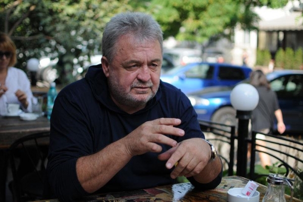 Режиссер признался, что это большое достижение: «Și va fi»  был первым молдавским художественным фильмом, представленным на знаменитом кинофестивале. 