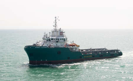 Nava aparţinea companiei de transport maritim francez Bourbon, care, prin intermediul unui purtător de cuvânt, a confirmat incidentul