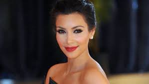 Potrivit MediaTakeOut.com, Kim si Kanye au decis sa-si boteze fetita Kaidence Donda West.