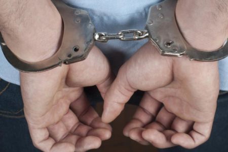 На данный момент он помещен под предварительное тюремное заключение на 18 суток.