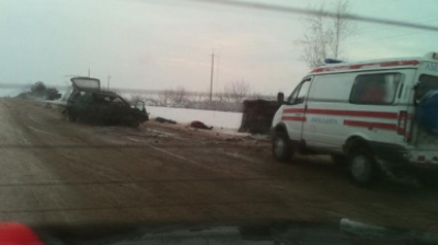 Один человек погиб, еще двое ранены в результате ДТП в Теленештском районе, вблизи села Бэнешты.