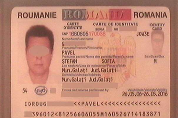 Politistii de frontiera au descoperit in geanta personala o carte de identitate romaneasca eliberata pe numele lui G. Pavel