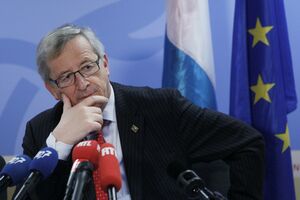 Tările membre ale zonei euro au "intenţia fermă de a păstra Grecia" printre ele